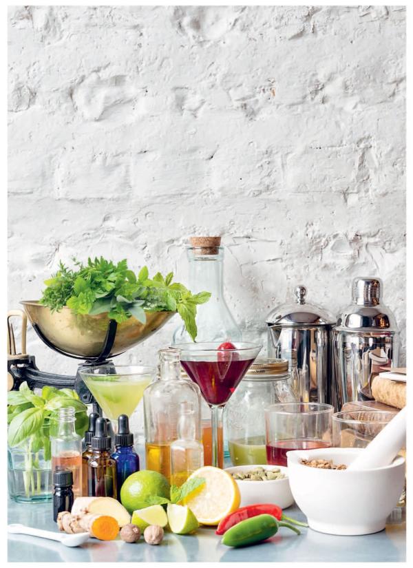 Recipe: 92 In The Shade & Blackberry Shrub with Lemon Balm