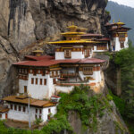 Bhutan: A Reader's Guide to Land of the Thunder Dragon